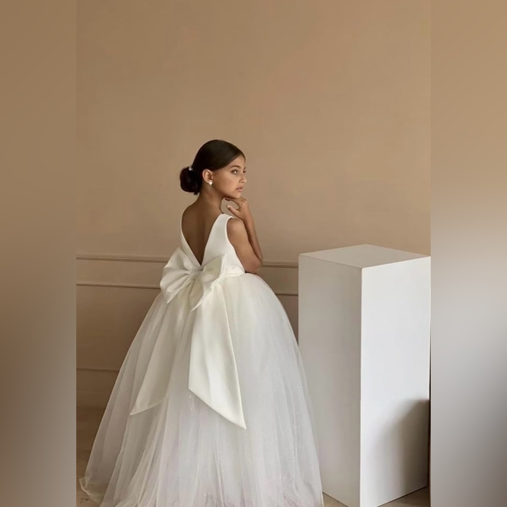 Elegant White Dress with Bow